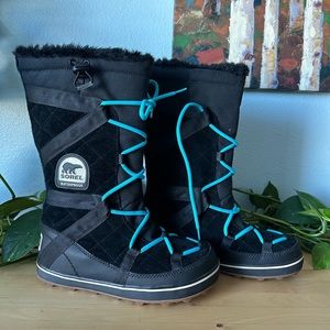 Sorel tall snow boots, size 9